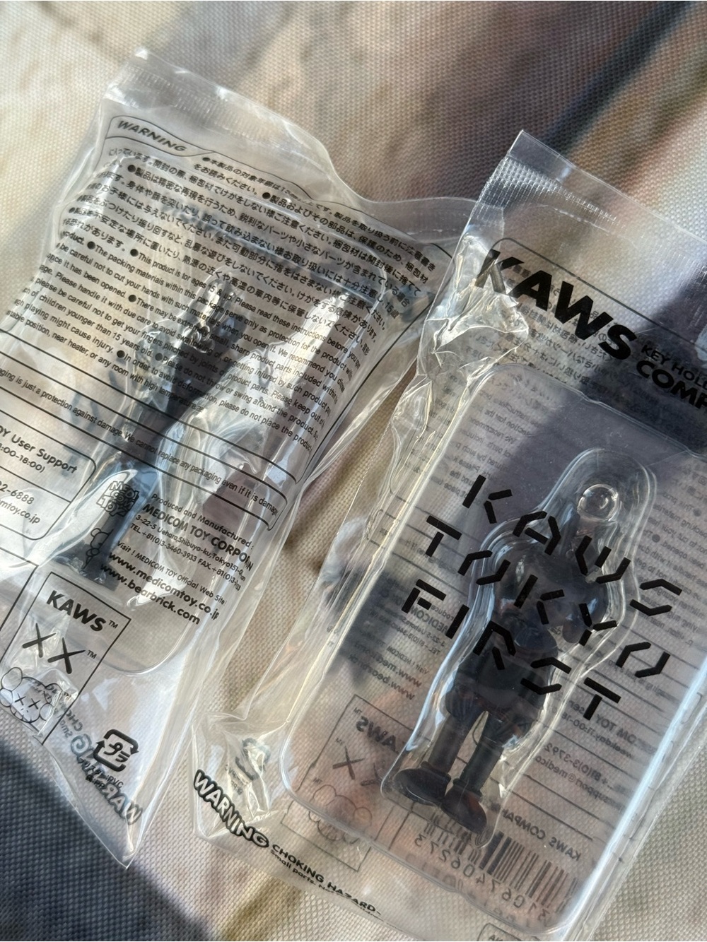 Kaws key holder - Picture 5 of 14
